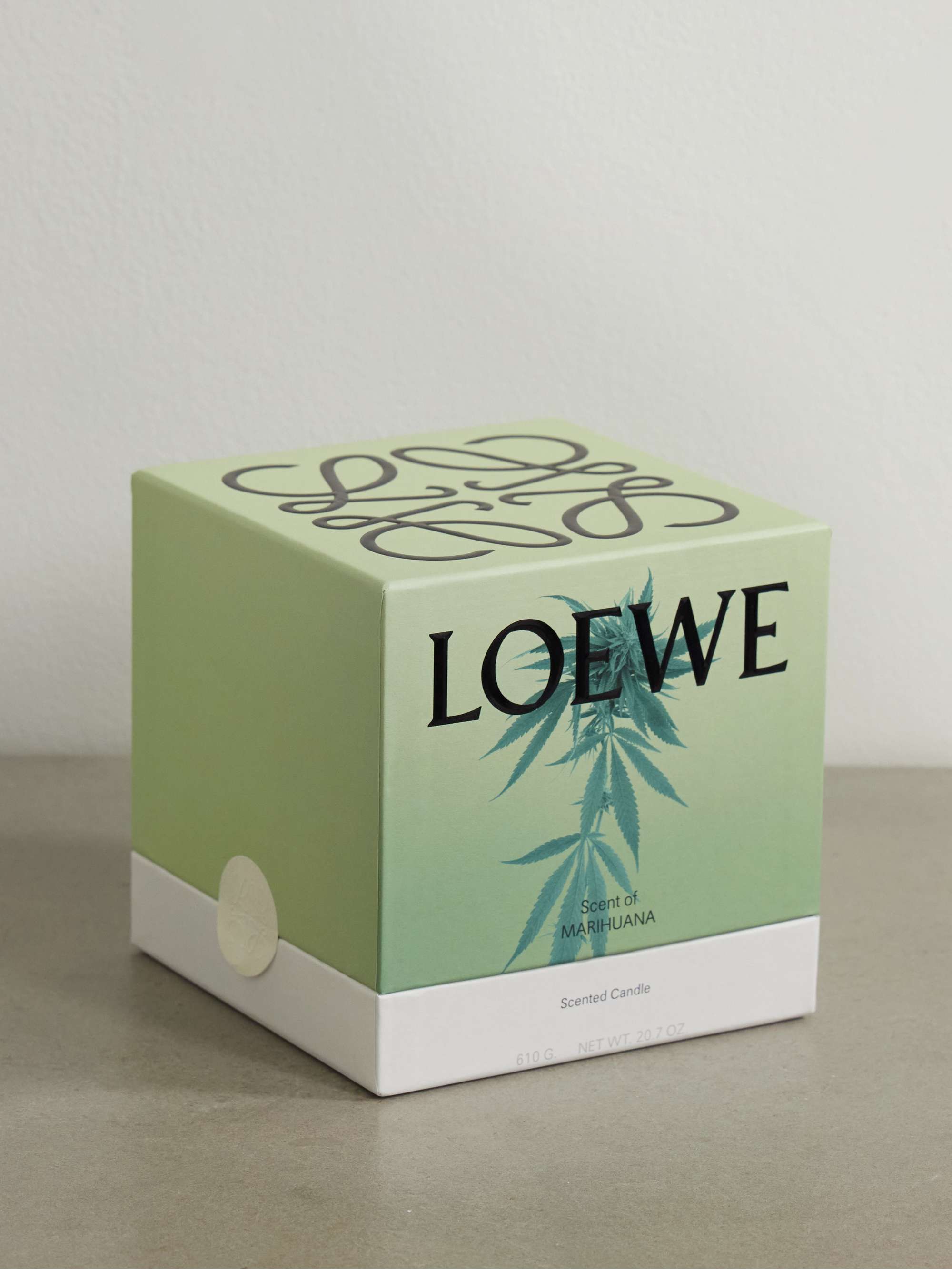 LOEWE PERFUMES Medium scented candle, 610g | NET-A-PORTER