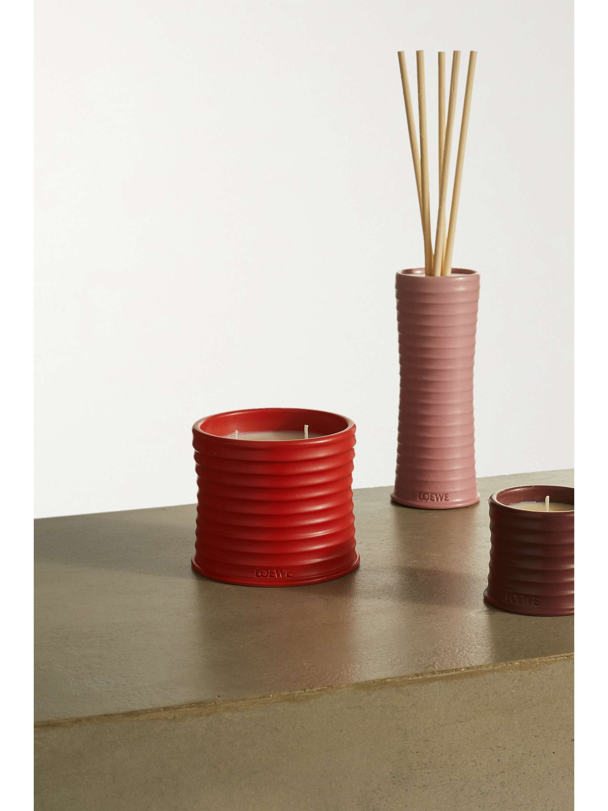 LOEWE PERFUMES Tomato Leaves medium scented candle, 610g | NET-A