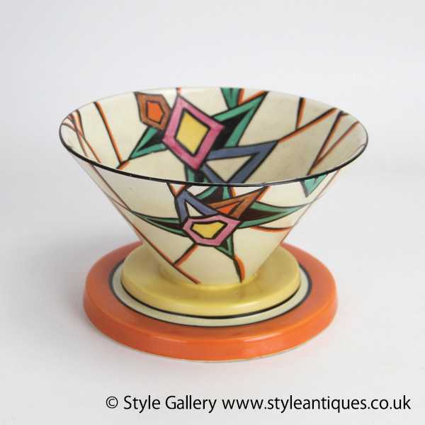 アール・デコや花模様の陶器を生み出した クラリス・クリフが夢見た世界 -