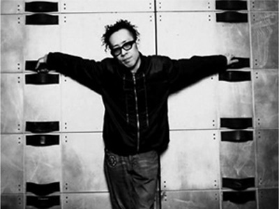 朝本 浩文 - NEO created by OYAIDE Elec.ARTIST REVIEWS | NEO