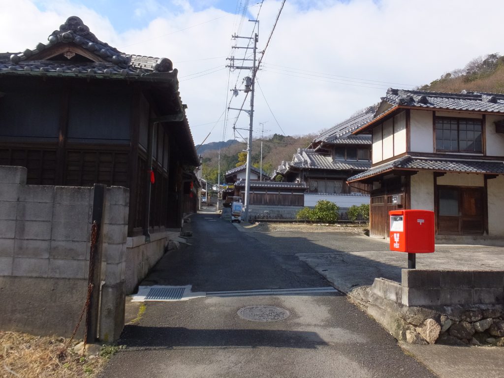 二上山 | 昔は火山だった万葉集でも有名な大津皇子の魂が宿る山 - なら