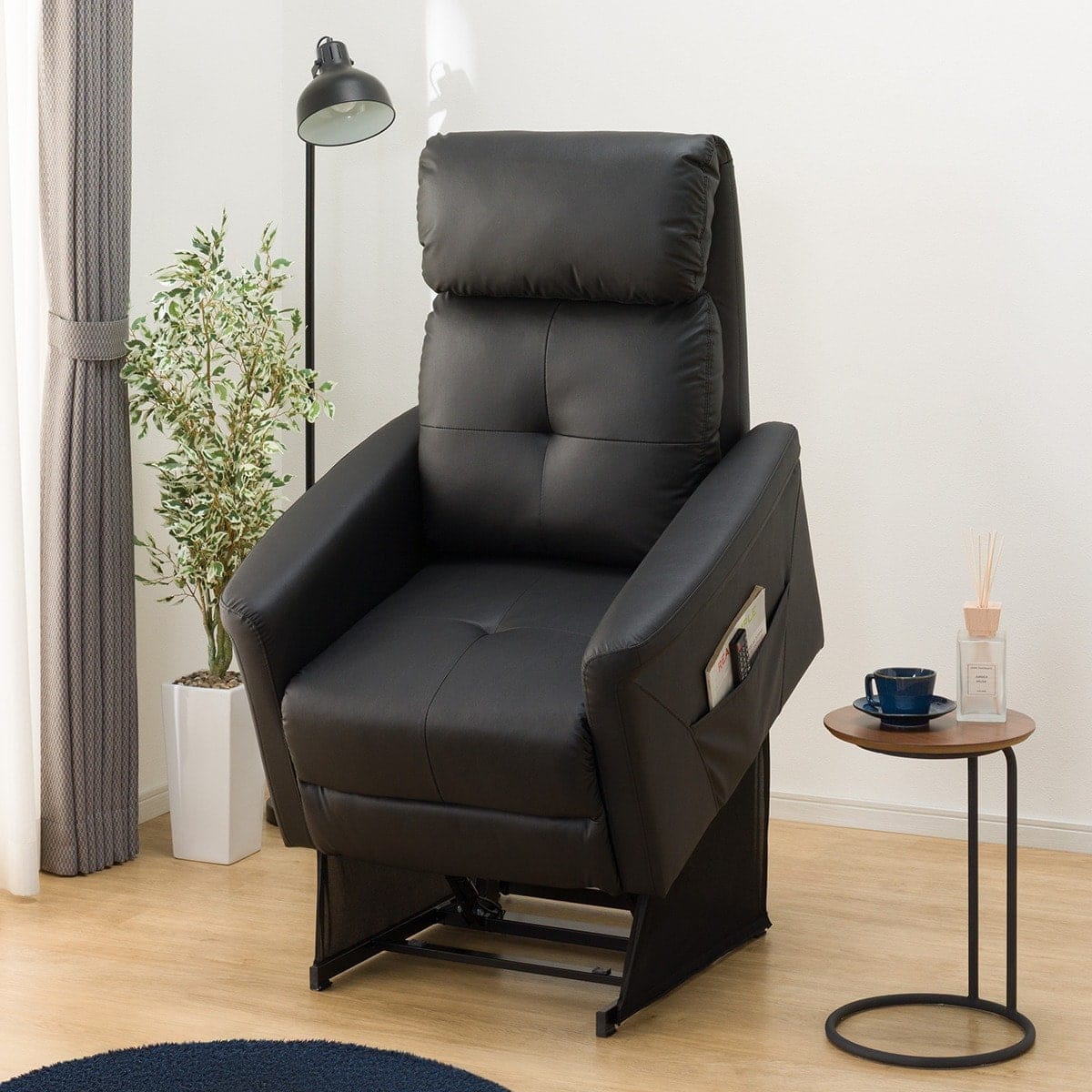 1人掛け立ち上がりやすい電動リクライニングソファ 合皮タイプ (UM02