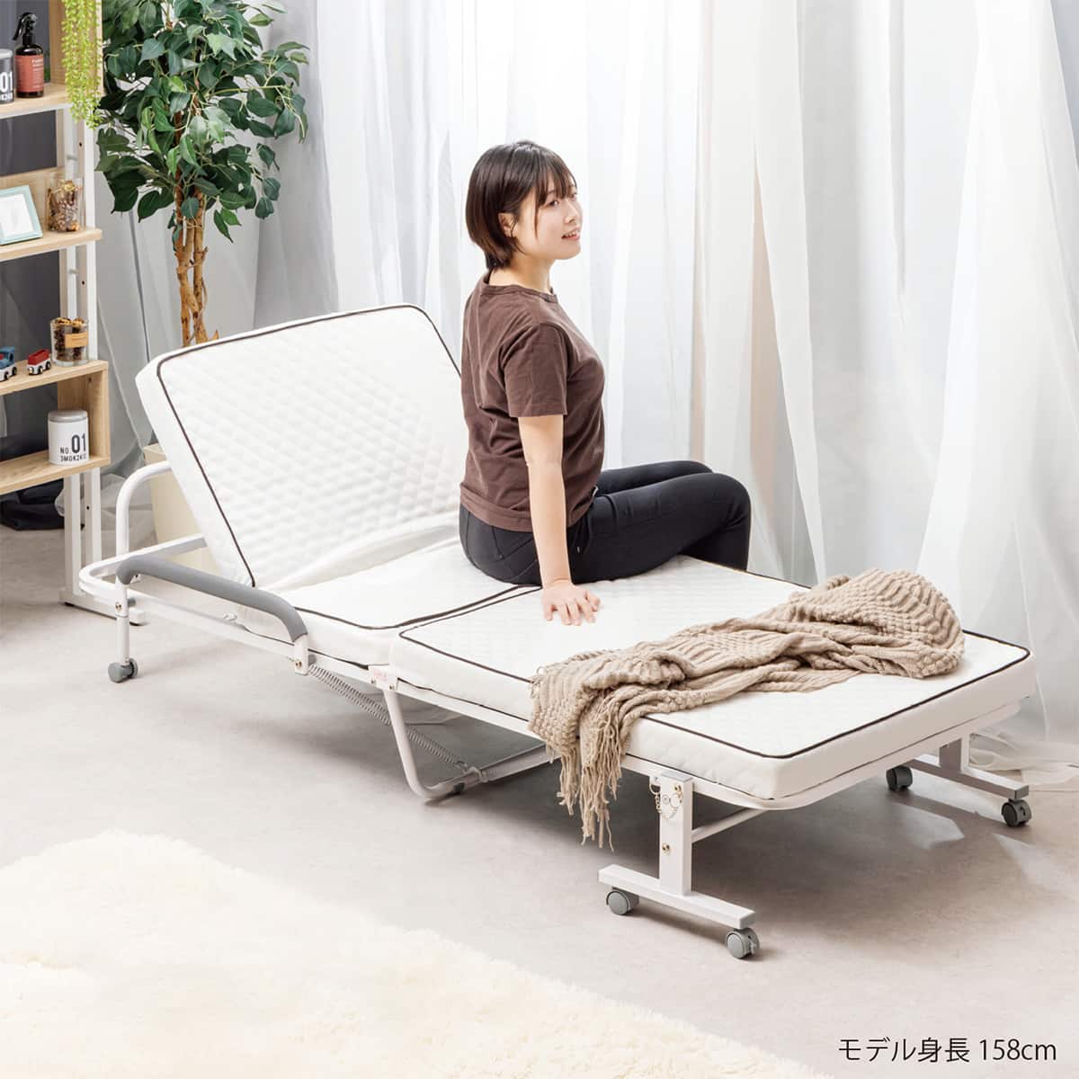 コンパクトセミショートシングル折りたたみベッド(幅84×奥行190cm WH