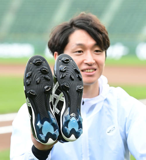 阪神】近本光司のこだわり詰まったスパイクがアシックス社から発売へ