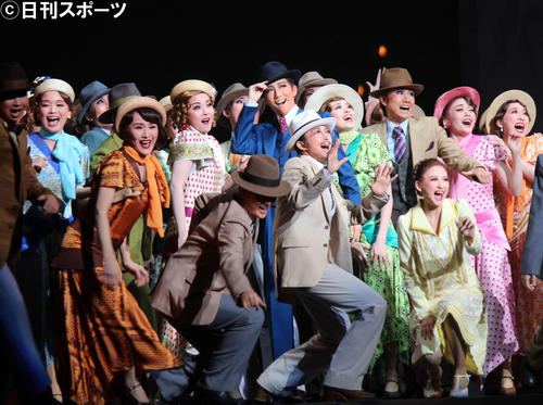 宙組公演「アナスタシア」開幕 1年ぶり大劇場登場 - 宝塚 : 日刊スポーツ