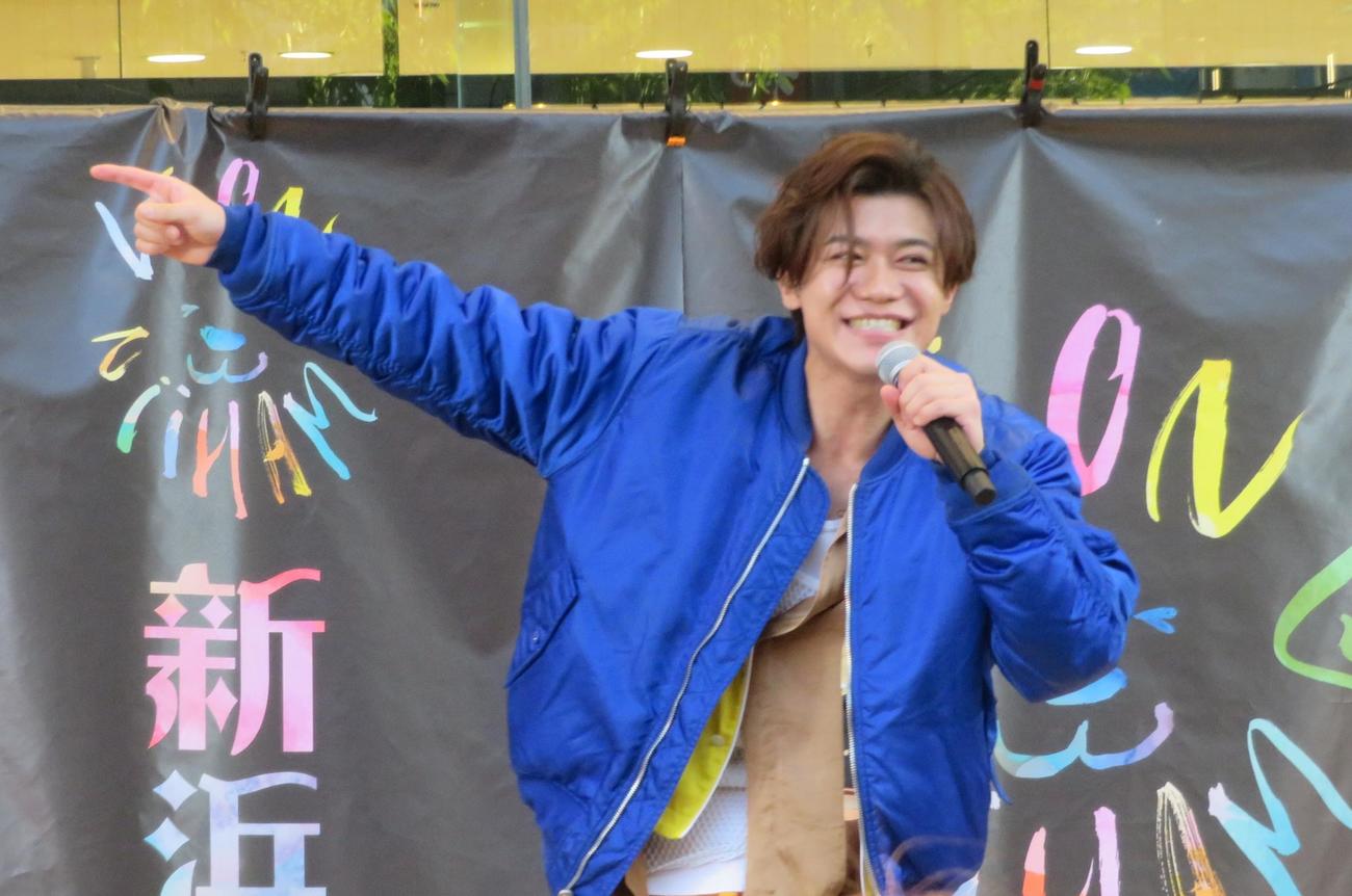 新浜レオン新曲木梨＆所タッグ第2弾「炎のkiss」は西城秀樹ばりマイク