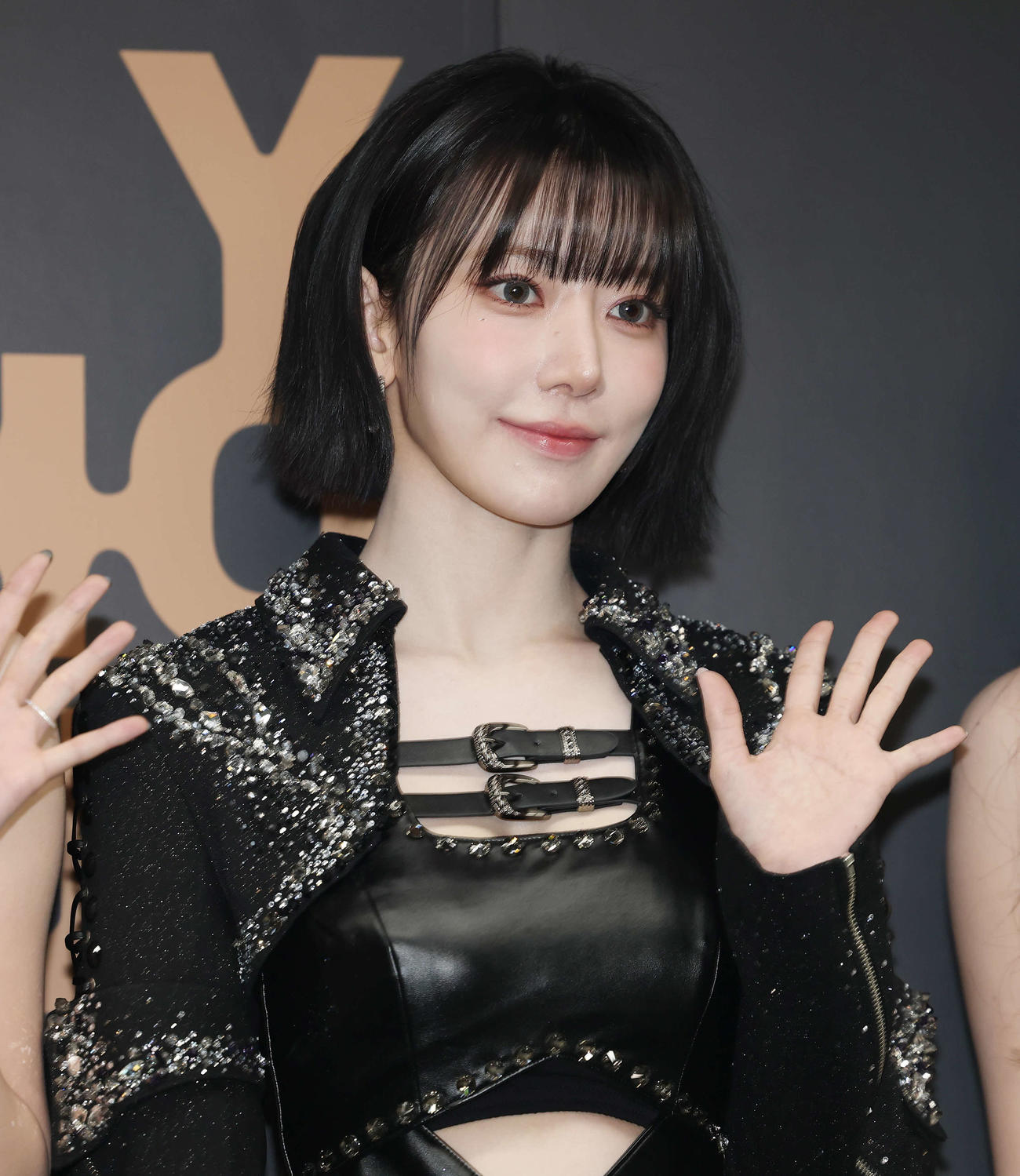 LE SSERAFIM宮脇咲良がAKB48の20周年にビデオレター「未来が輝き続け