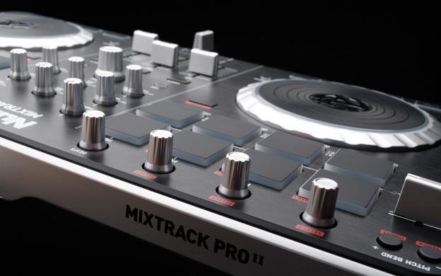 Mixtrack Pro II | Numark
