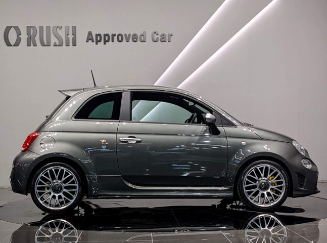 アバルト595 ツーリズモMTリミテッド 限定60台 5MT レザー