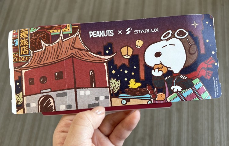 PEANUTS × STARLUX」で至福の空旅を♪ | COLUMN | SNOOPY.co.jp：日本