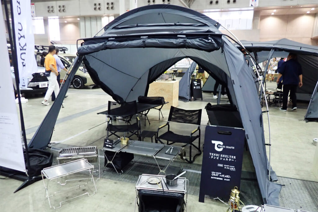 採光パネルから星空観賞も！ ドーム型なのにトンネル型の広々居住空間