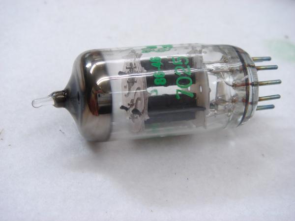 真空管 7025(12AX7)