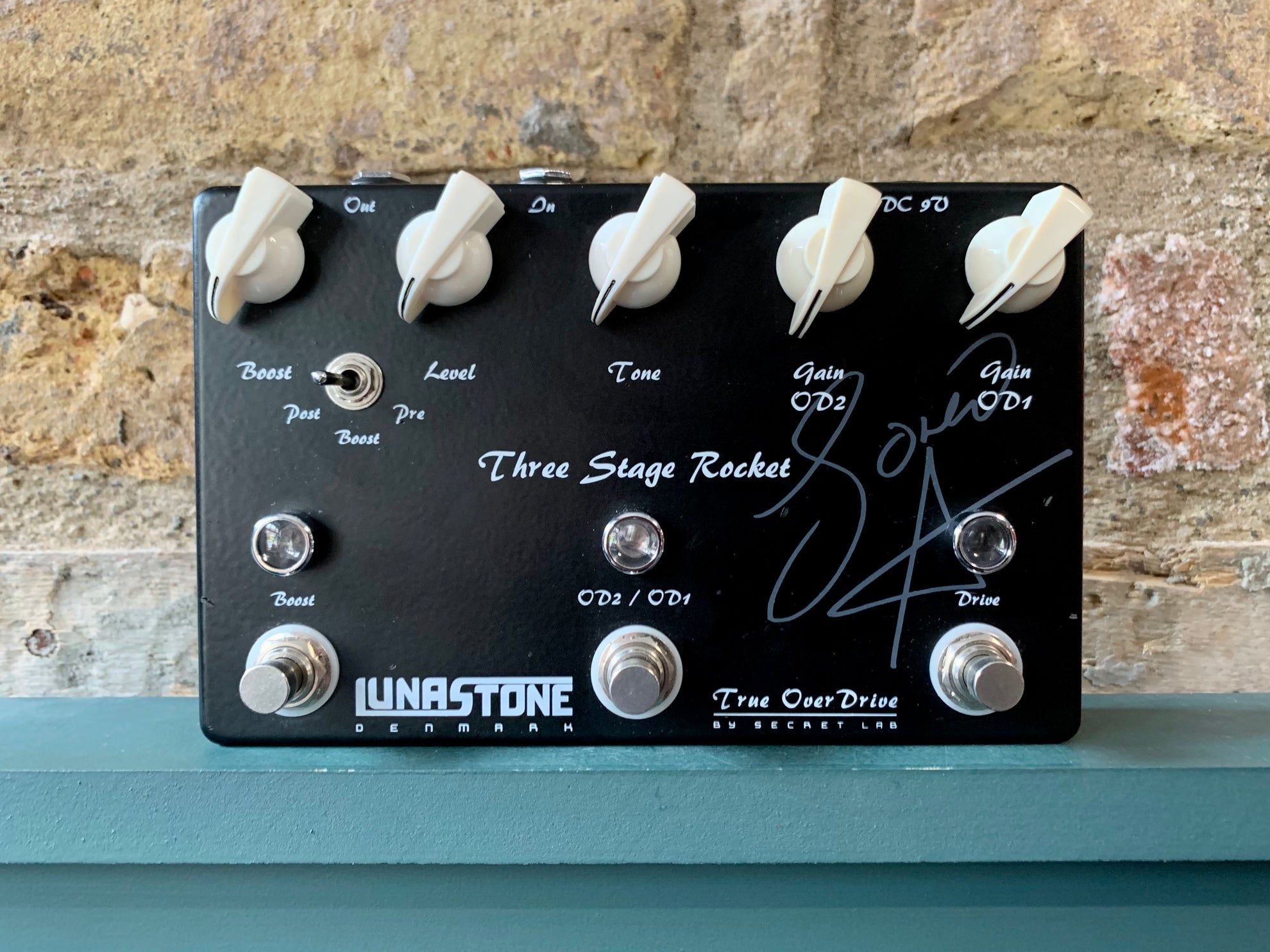 Lunastone Three Stage Rocket Triple Overdrive/Boost - Some Neck