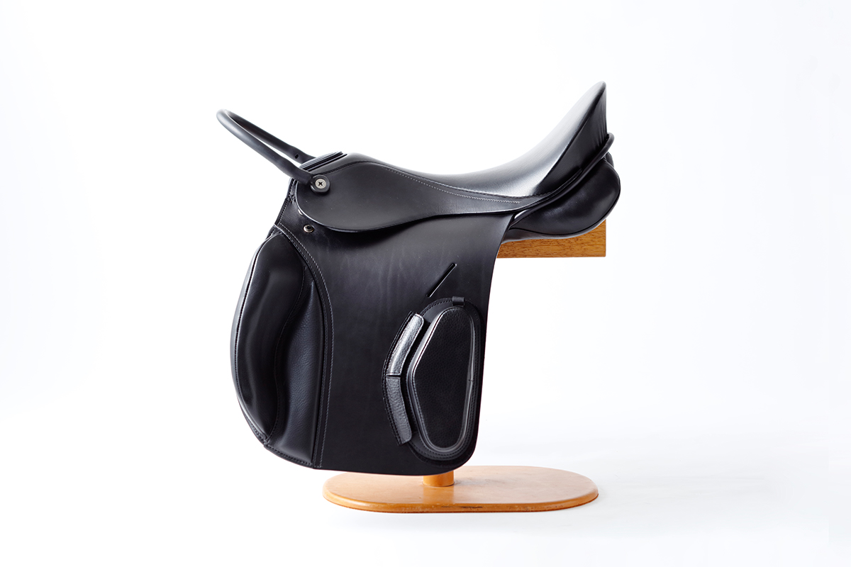 鞍の種類｜乗馬用と競馬用の鞍を作るソメスサドル | ソメスサドル