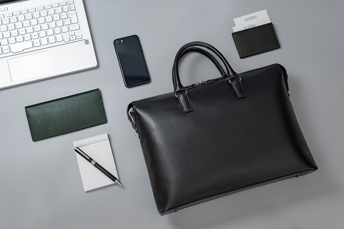 はじめてのビジネスバッグならグスト。｜グスト ブリーフケース