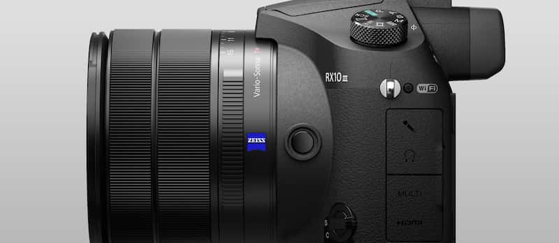 RX10 III with F2.4-4 large-aperture 24-600mm zoom lens | DSC