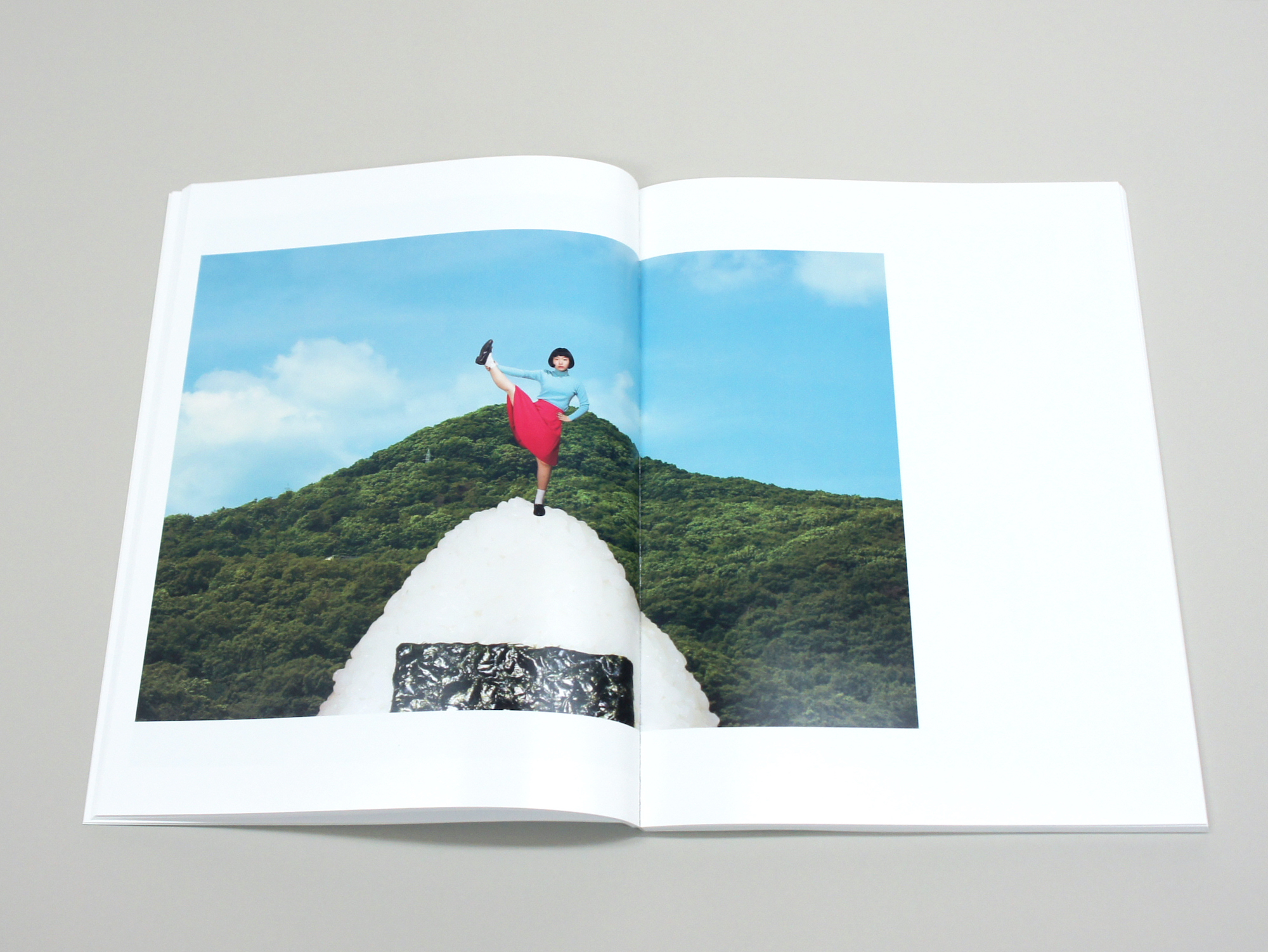 宮崎いず美写真集 私と私｜青幻舎 SEIGENSHA Art Publishing, Inc.