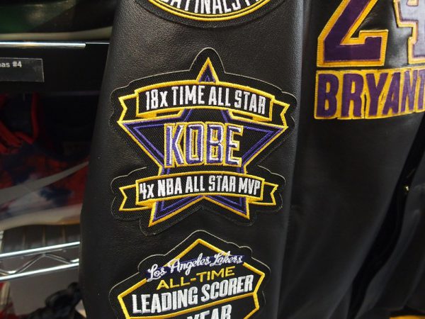 コービー・ブライアント永久欠番記念！ 激レアジャケット特集＼(^o