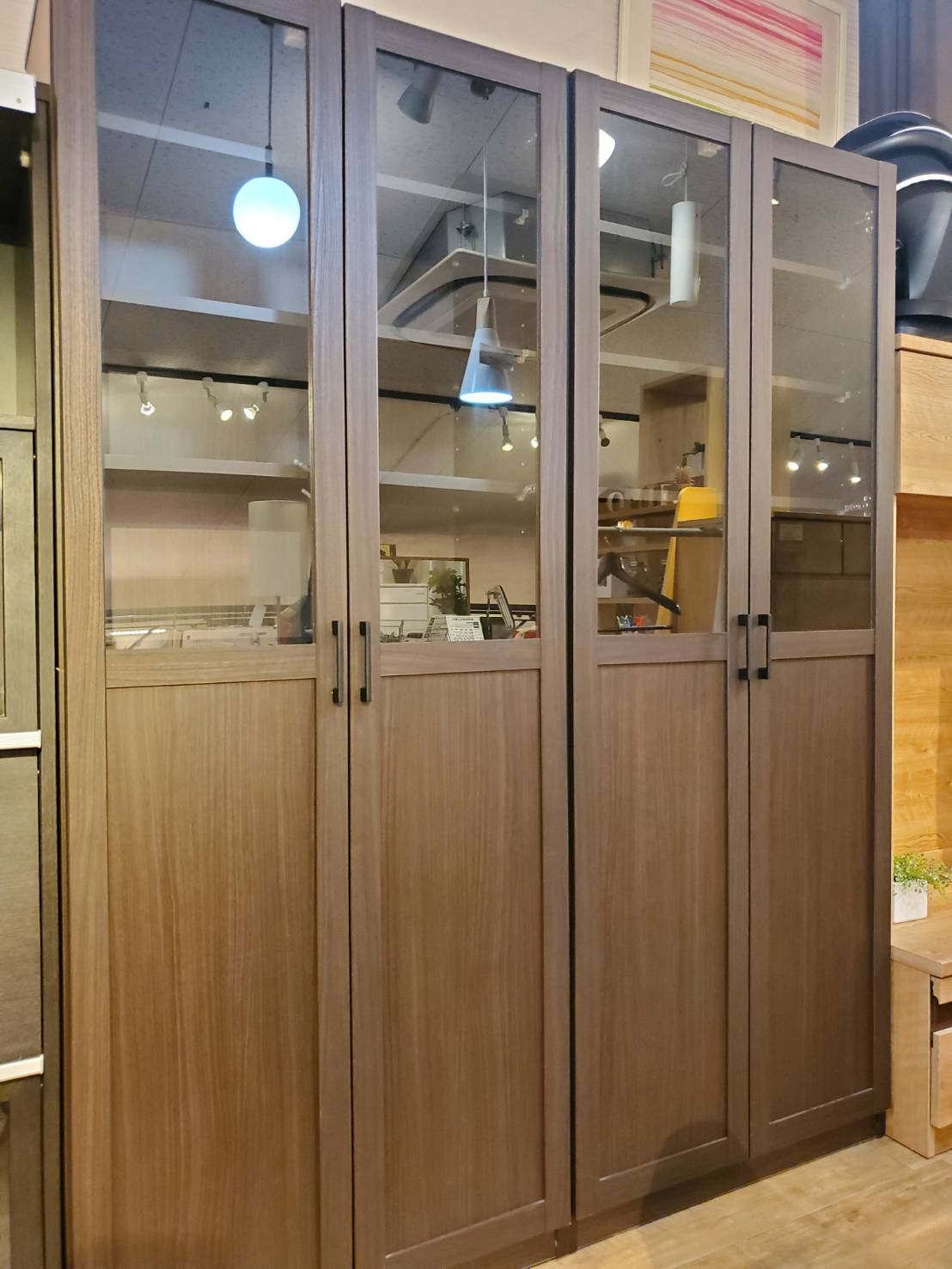 ☆本棚 ガラス扉 観音開き ダークブラウン 飾り棚 収納棚 大きめ