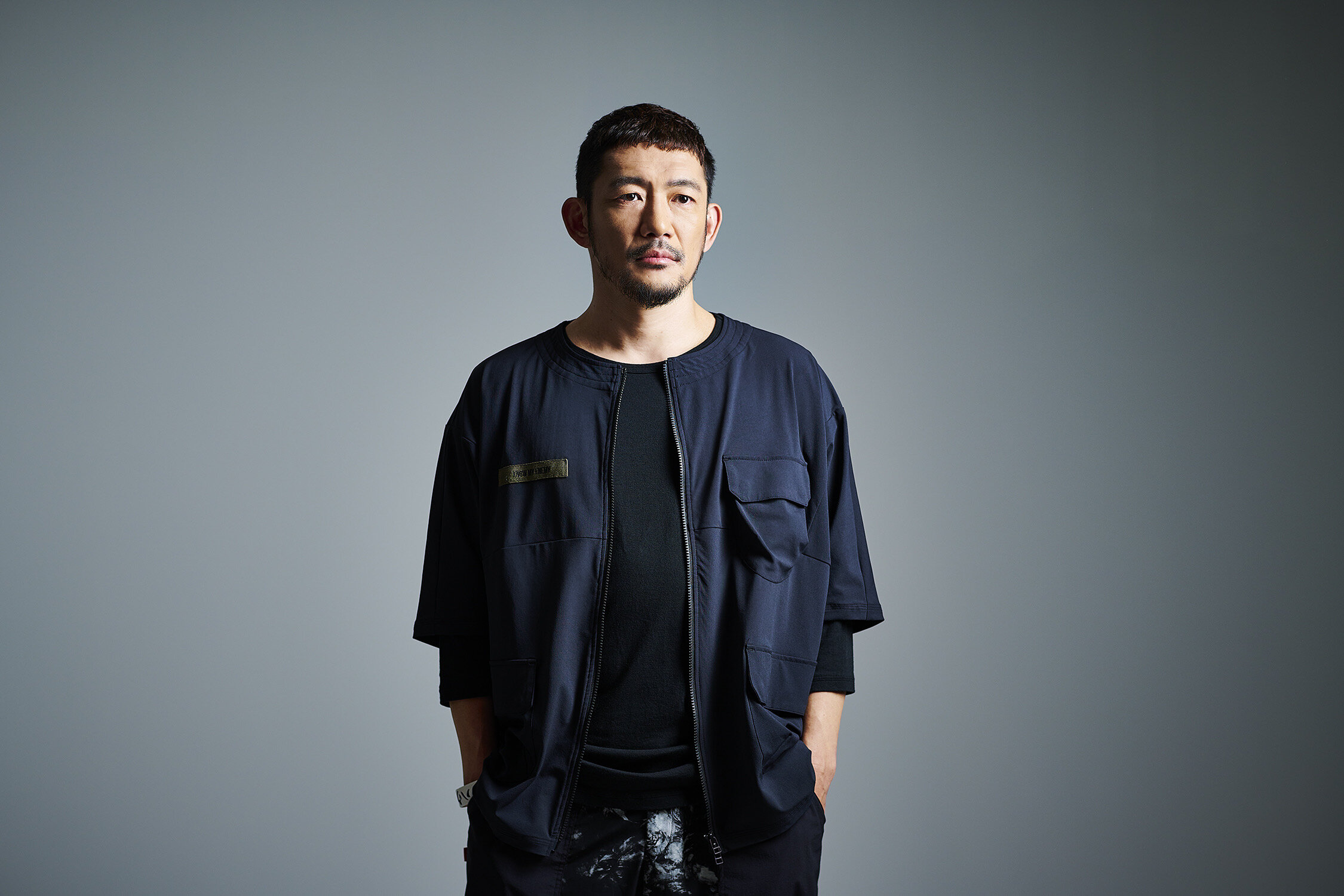 TOSHI-LOWさん、GENさん、椎木知仁さんの3名のアーティストによる