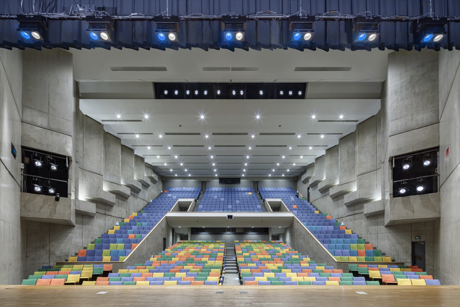 田村記念講堂 – 渋谷教育学園幕張中学校・高等学校