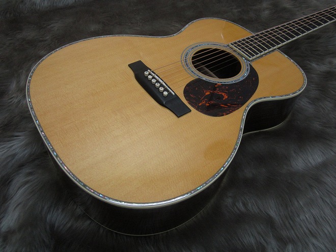 世界限定150本】Martin/000-28EC Crossroads Madagascar Rosewood入荷