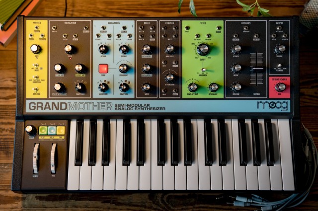 moog GRANDMOTHER 入荷しました！2018/12/27 12：00更新！｜島村楽器
