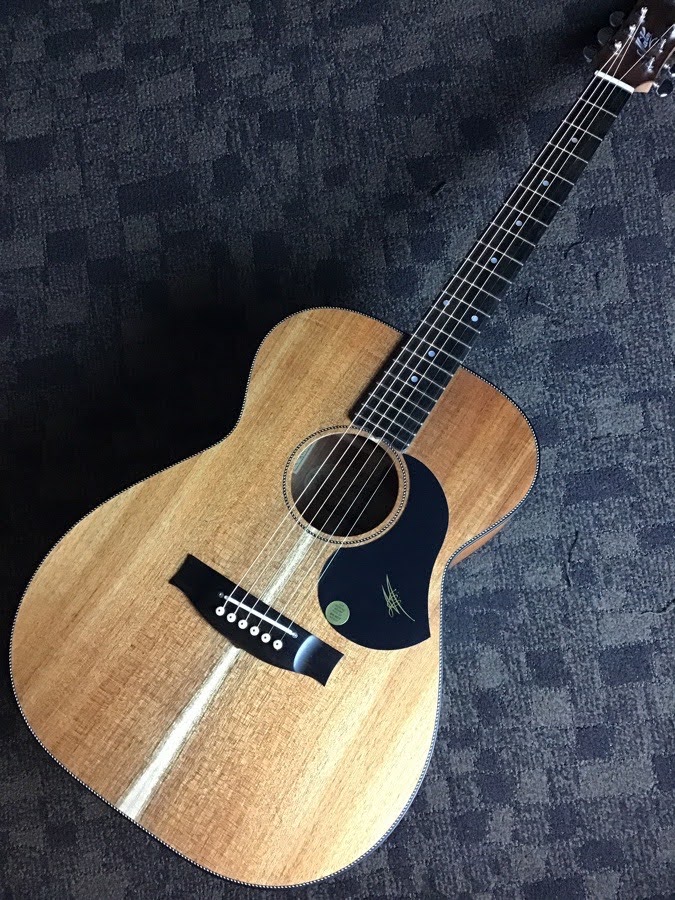 Maton】EBW808 販売中！オールブラックウッドボディーのモデル！｜島村