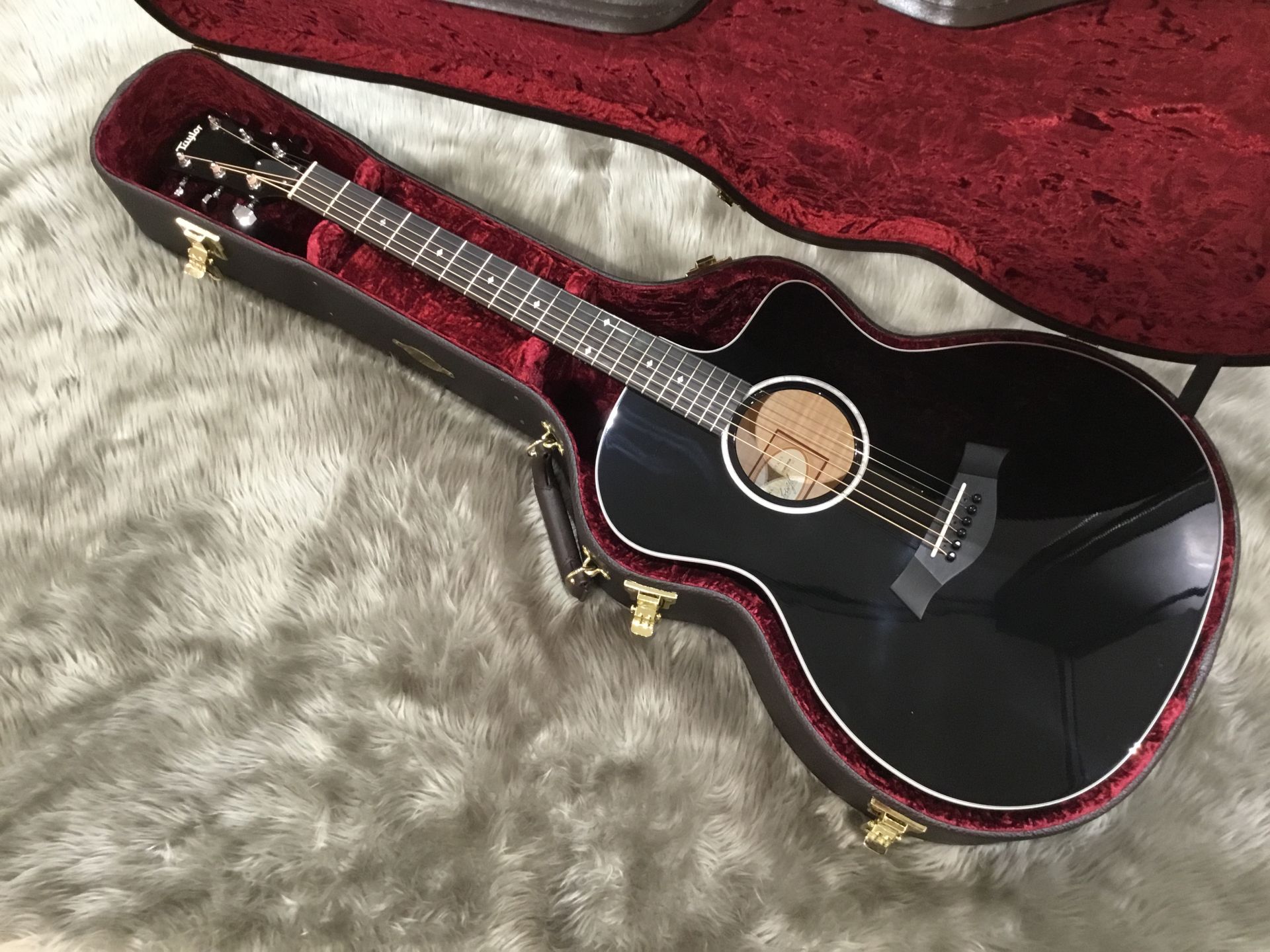 アコースティックギター】Taylor 214ce DLX BLK 入荷しました！｜島村