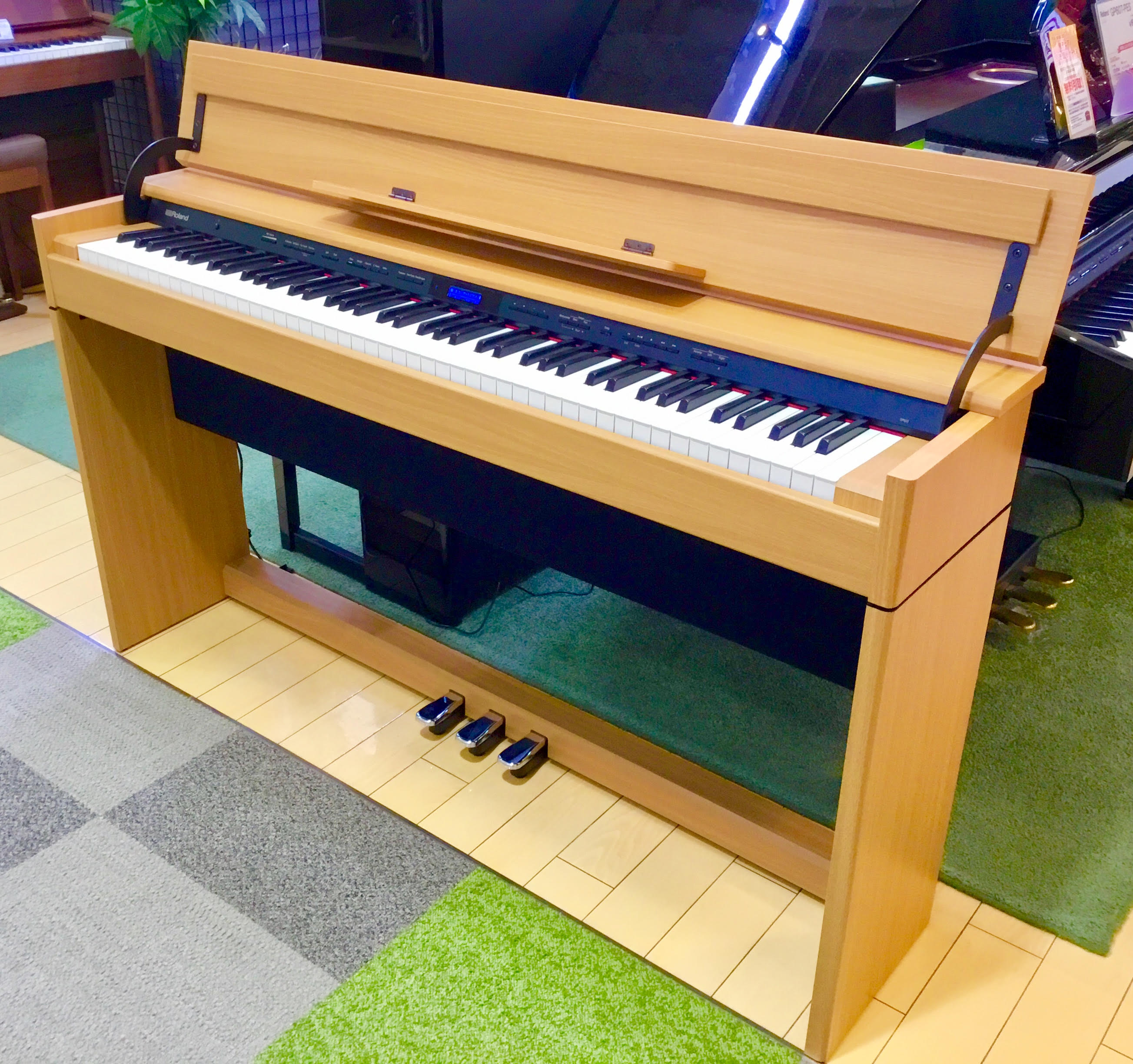 展示してます】Roland DP603 NB 人気のスタイリッシュピアノ！ご紹介