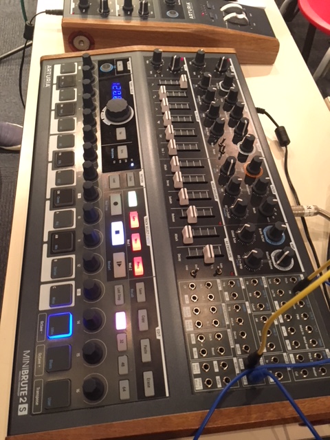 Arturiaの新たなピュアアナログシンセMINIBRUTE2＆MINIBRUTE2Sが当店に
