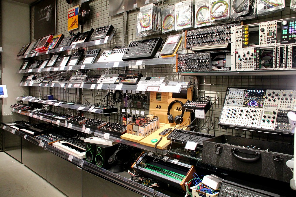 モジュラーシンセ各種が店頭入れ替えの為に軒並み20％OFF！！｜島村