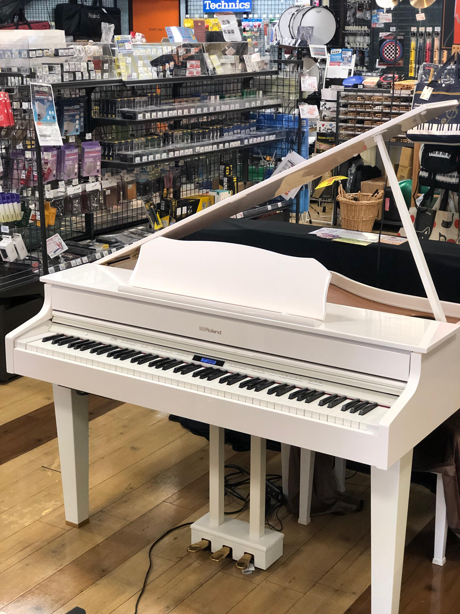 展示品限り】ローランド「GP607 PW」コンパクトな電子グランドピアノ