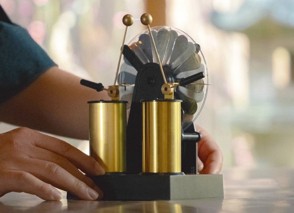 SHIMADZU] 「ウイムズハースト式感応起電機」をGakken「大人の科学