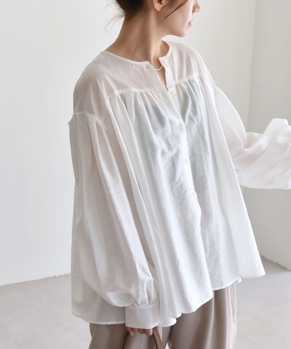 quaranciel:〈洗濯機可能〉シアー ギャザー クルーネック シャツ