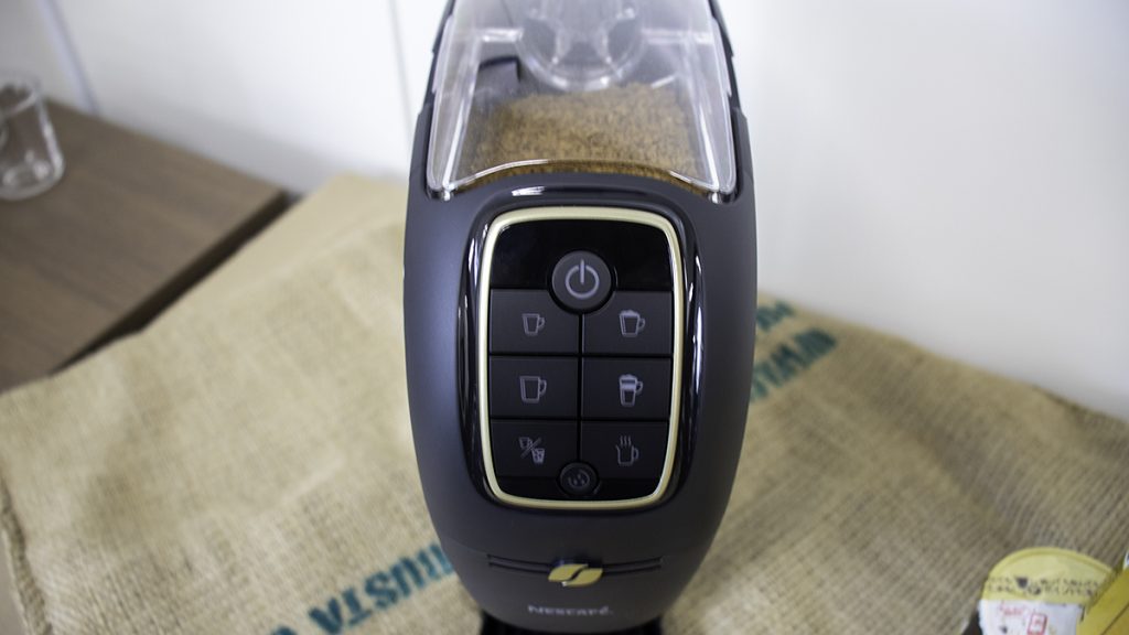 ネスカフェ ゴールドブレンド バリスタ」にスリムサイズの新モデルが登場