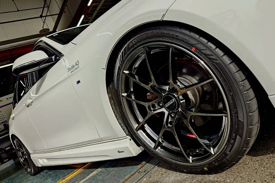 RAYS VOLK RACING G025装着でBMW F30 3シリーズが大変身♪ | Studie