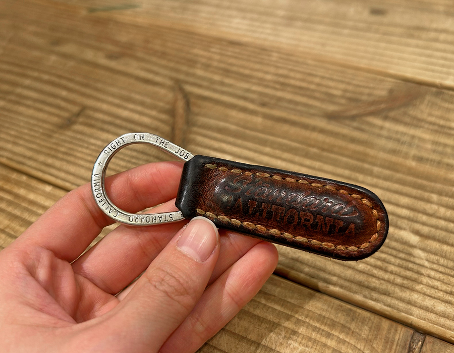 身に着けているアイテム紹介 ｜ STANDARD CALIFORNIA[スタンダード