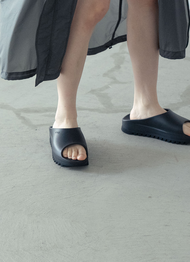 HYKE × PPACO＞コラボレーションサンダル | st company online store
