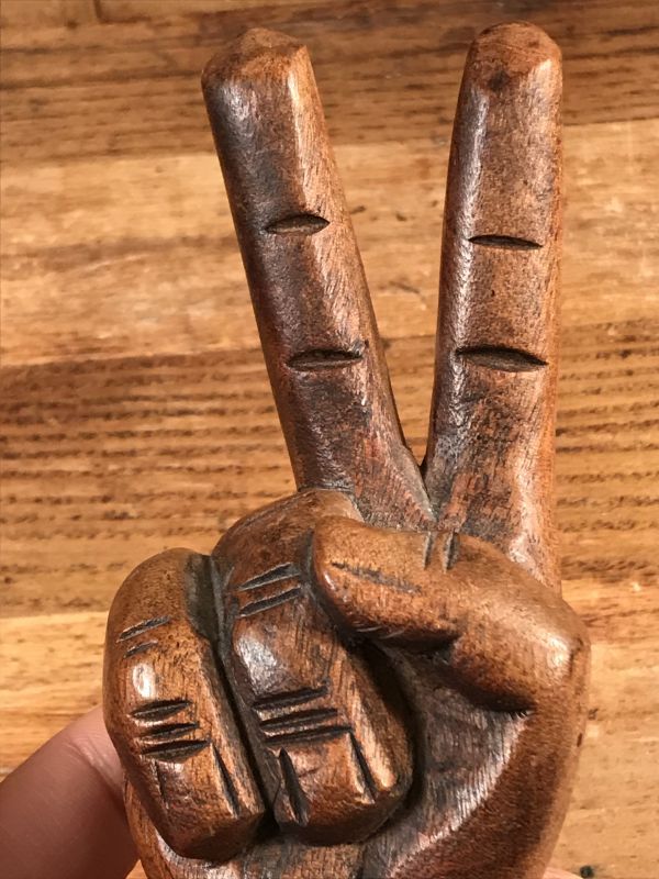 Wooden Peace Sign Figurine ピースサイン ビンテージ 置物 木彫り 70