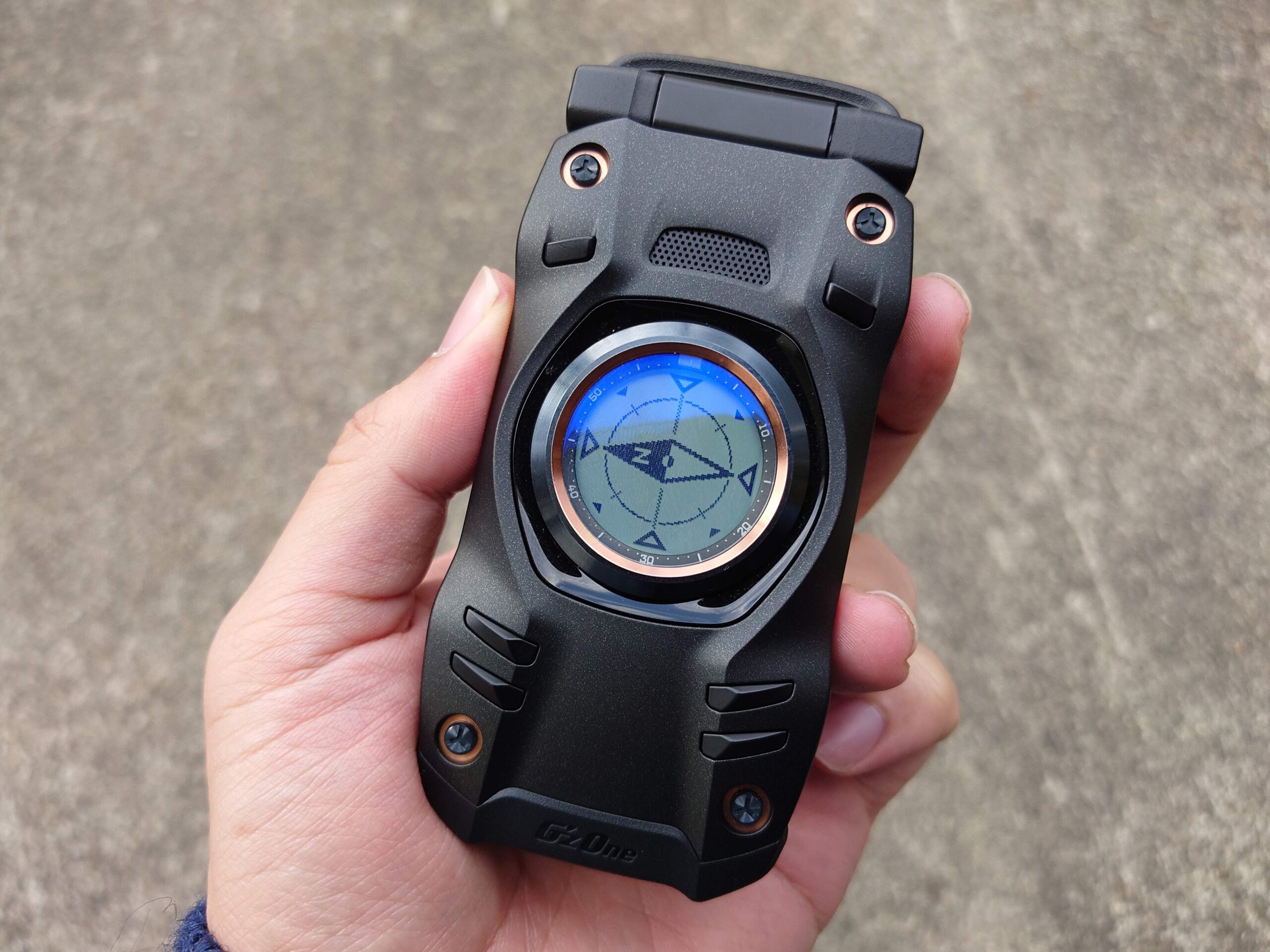 令和のケータイ「G'zOne TYPE-XX」を使って感じた魅力。タフネスだけ