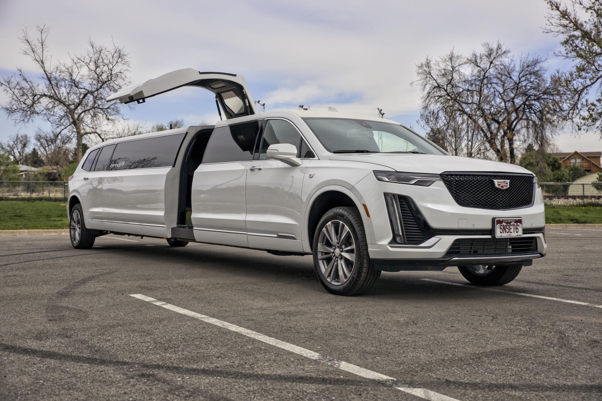 Cadillac XT6 (12-14 Passenger) | Sunset Luxury Limousines