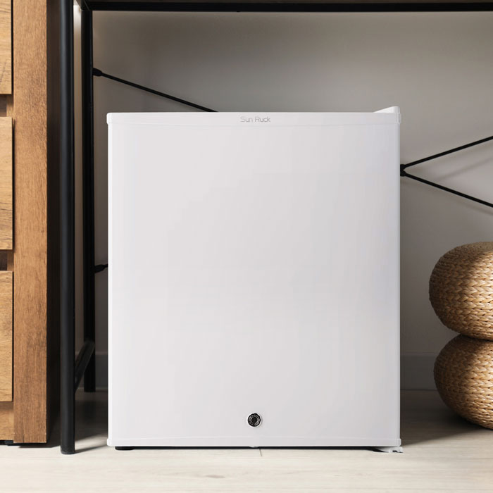 ペルチェ式 48リットル 1ドア電子冷蔵庫 鍵付き SR-R4805KEYW | SunRuck