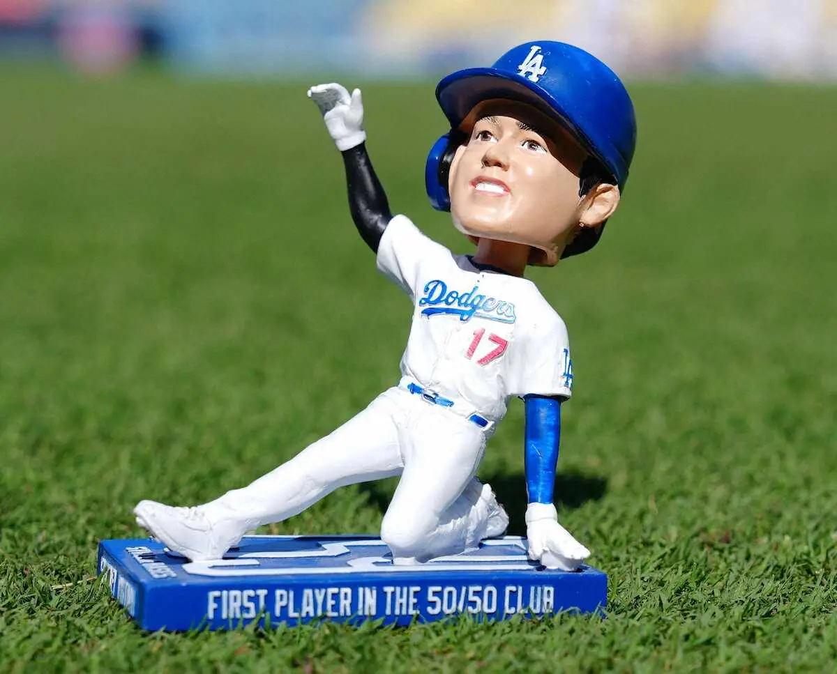 ドジャース・アスレチックス＞この日配布される大谷のボブルヘッド人形