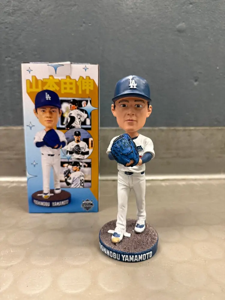 山本由伸ボブルヘッドデーで始球式を務めたのは誰？試合前には