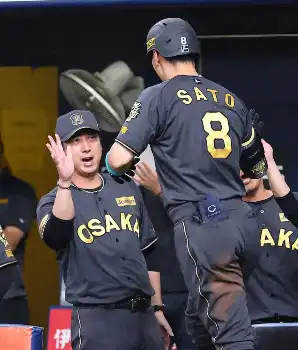 記事全文】ドジャース コービーさんボブルヘッド人形配布 始球式には三