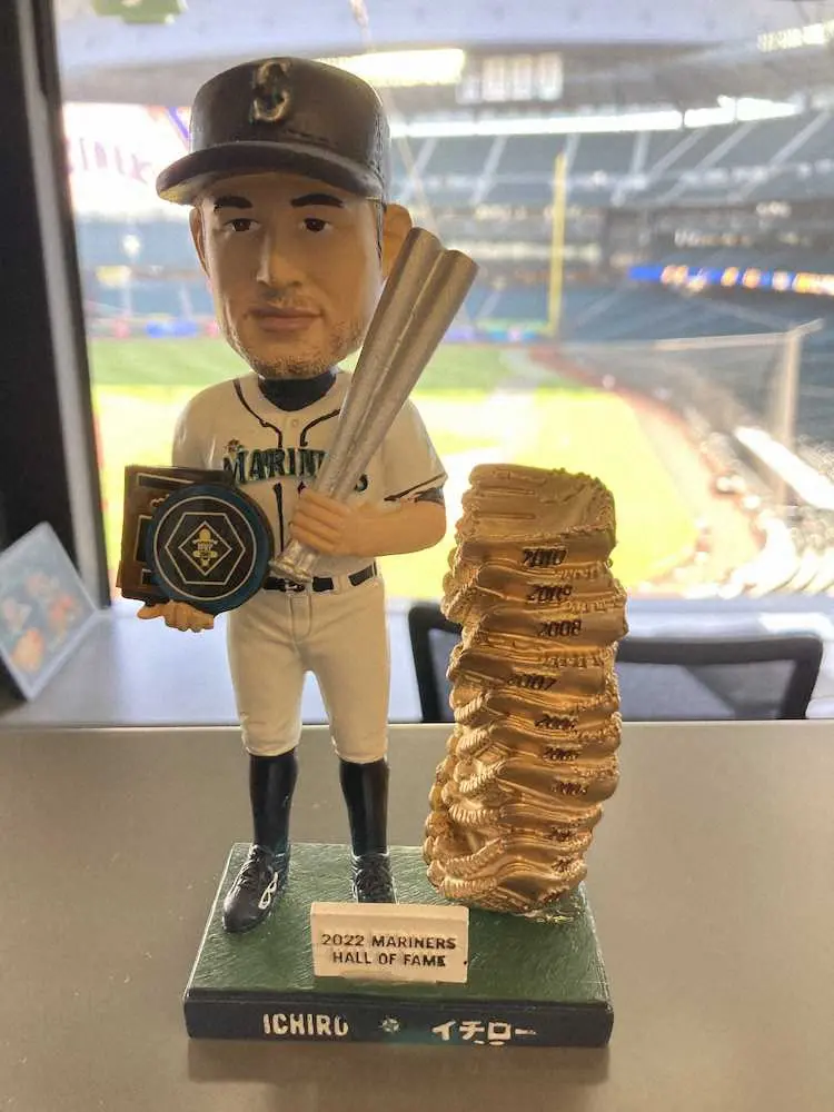 マリナーズ イチロー氏のボブルヘッド人形配布 開場前から列できる