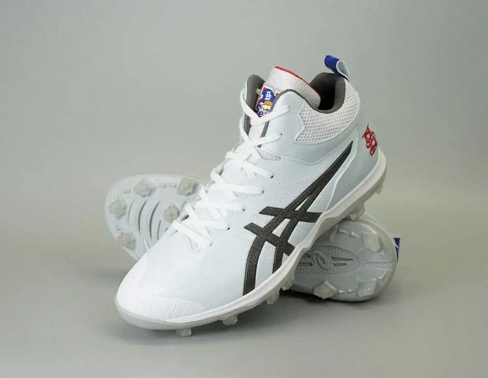 鈴木誠也が今季使用するスパイク（アシックス提供） - スポニチ