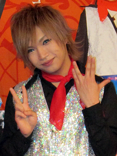 ゴールデンボンバー鬼龍院翔 喉の不調でソロツアー全公演を延期