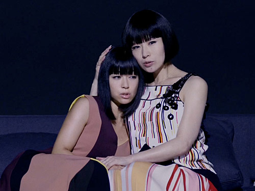 MVで意味深抱擁…宇多田8年半ぶりアルバムに椎名林檎とコラボ曲